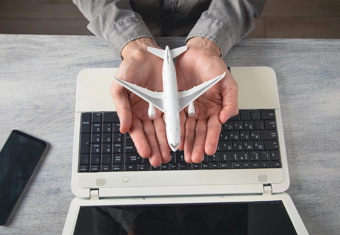 Comparing airline flight options online